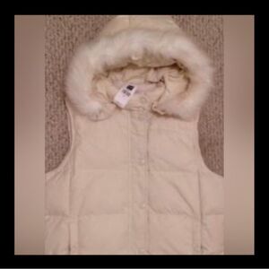 Gap Woman’s Puffer Vest  Jacket